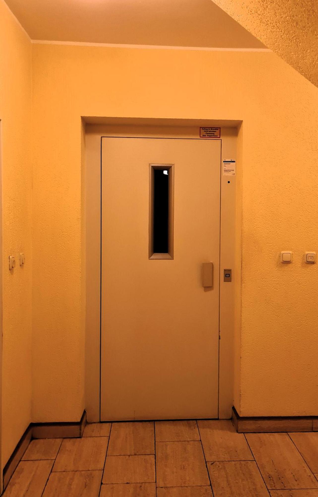 Apartment Cozy 2, 2-room Flat For Vacation & Messe Duesseldorf, Perfect Connectivity *