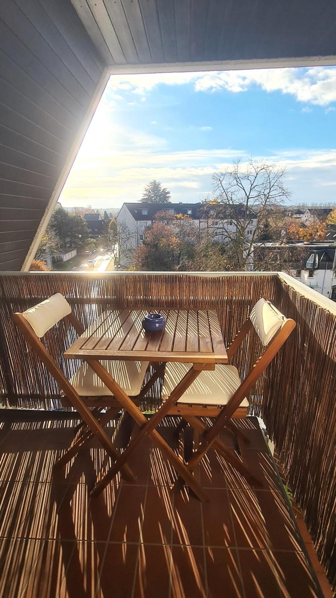 Apartment Cozy 2, 2-room Flat For Vacation & Messe Duesseldorf, Perfect Connectivity *