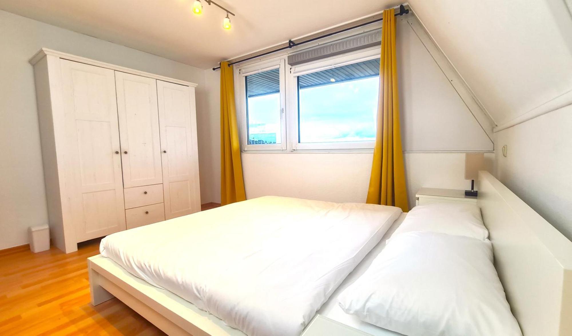 Apartment Cozy 2, 2-room Flat For Vacation & Messe Duesseldorf, Perfect Connectivity *