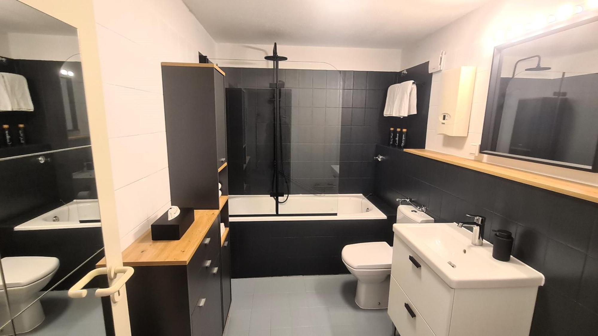 Cozy 2, 2-room Flat For Vacation & Messe Duesseldorf, Perfect Connectivity Ratingen